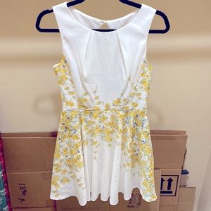 Yellow Floral Cocktail Dress Size 9/10 by TeezeMe